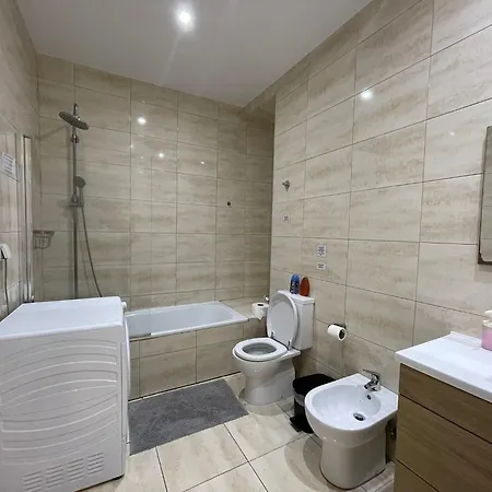 Embassy Arriaga Private Elegance In Stylish Shared * ליסבון