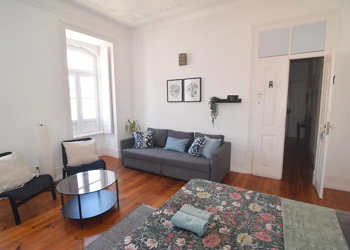 Embassy Arriaga Private Elegance In Stylish Shared بيت ضيافة