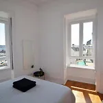 Embassy Arriaga Private Elegance In Stylish Shared Lisbon