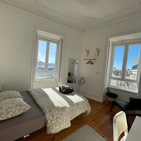 Embassy Arriaga Private Elegance In Stylish Shared Maison d'hôtes