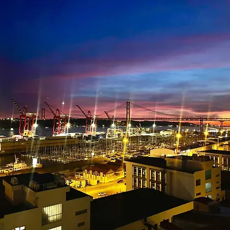 Pensión Embassy Arriaga Private Elegance In Stylish Shared Lisboa