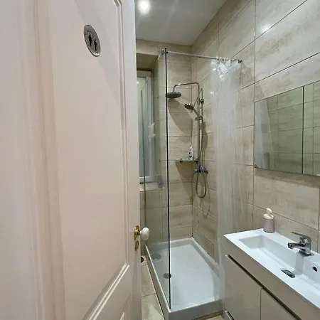 Embassy Arriaga Private Elegance In Stylish Shared Maison d'hôtes Lisboa