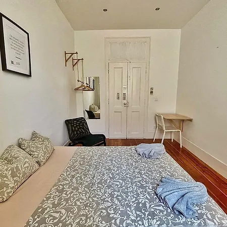 Embassy Arriaga Private Elegance In Stylish Shared 게스트하우스