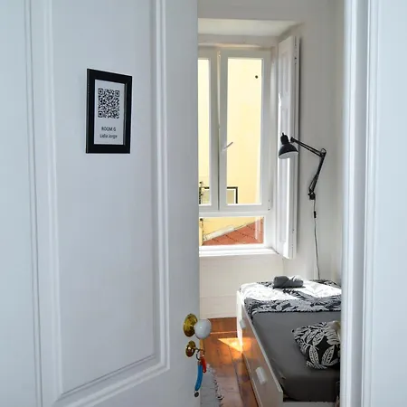 Embassy Arriaga Private Elegance In Stylish Shared 招待所 Lisboa