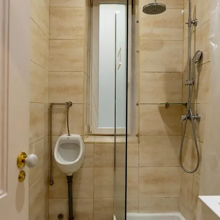 Embassy Arriaga Private Elegance In Stylish Shared 招待所