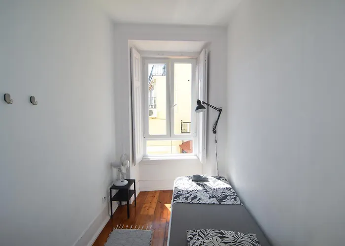 Embassy Arriaga Private Elegance In Stylish Shared * Лиссабон