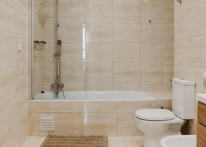 Embassy Arriaga Private Elegance In Stylish Shared *