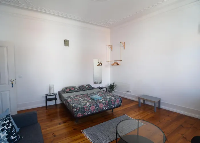 Embassy Arriaga Private Elegance In Stylish Shared Πανσιόν