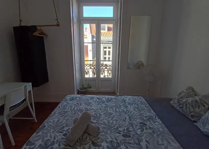 Embassy Arriaga Private Elegance In Stylish Shared Πανσιόν *